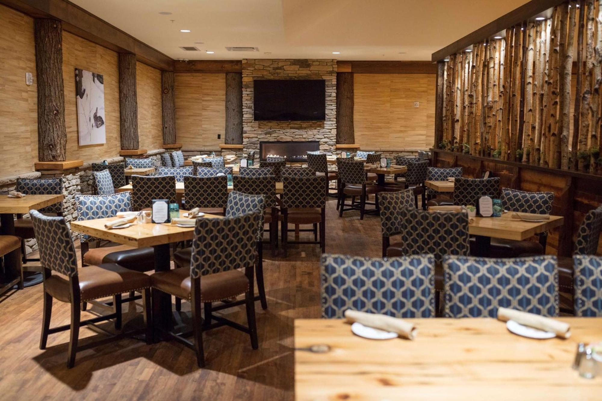 Tailwater Lodge Altmar, Tapestry Collection By Hilton Bagian luar foto