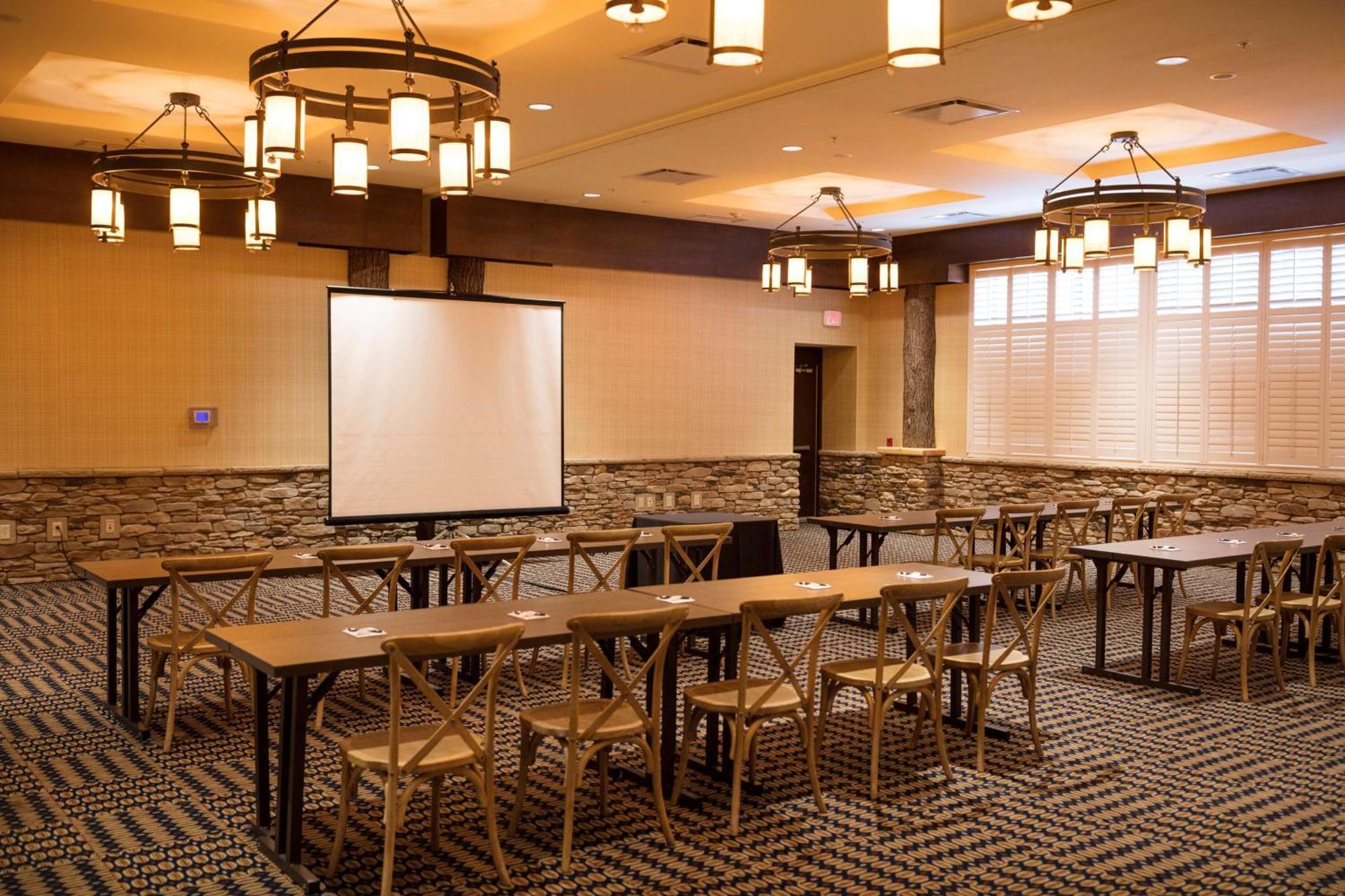 Tailwater Lodge Altmar, Tapestry Collection By Hilton Bagian luar foto